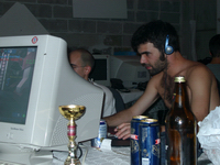 Goophy e le sue birre con un pezzo di Psilo